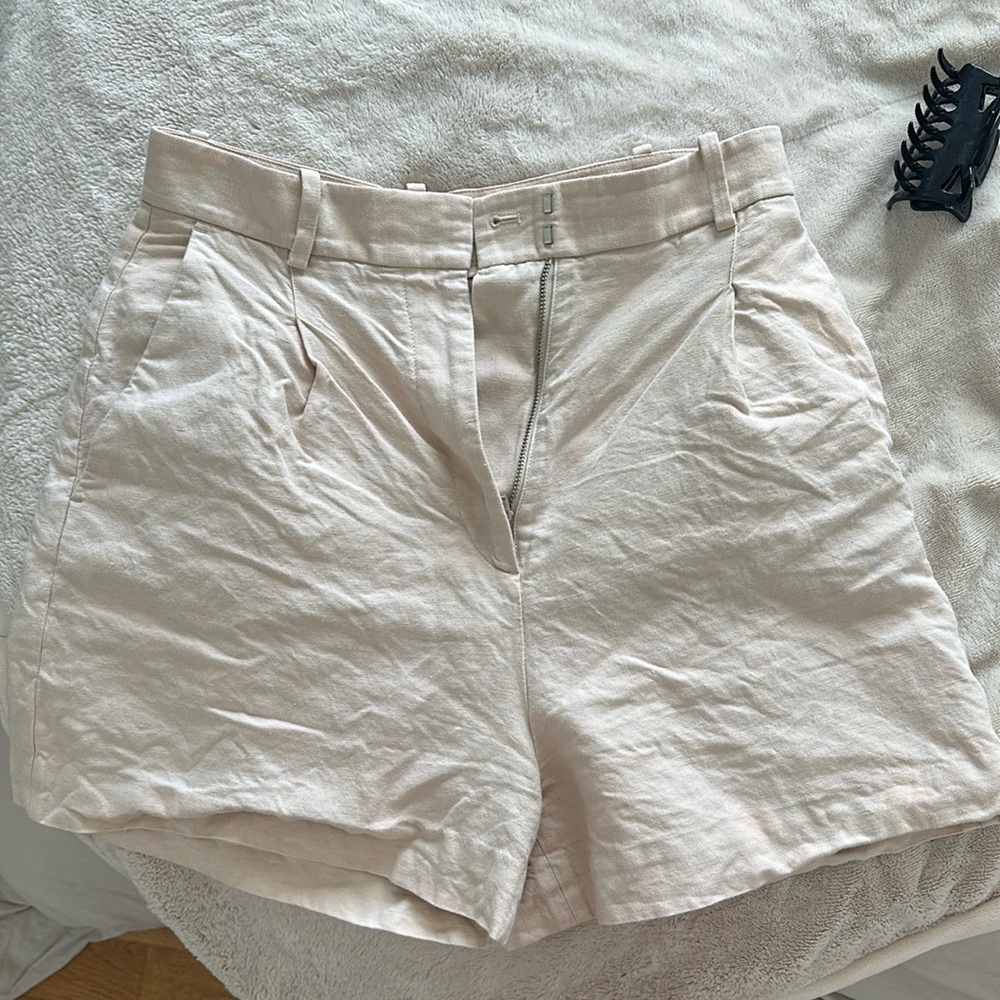& other stories shorts in linen